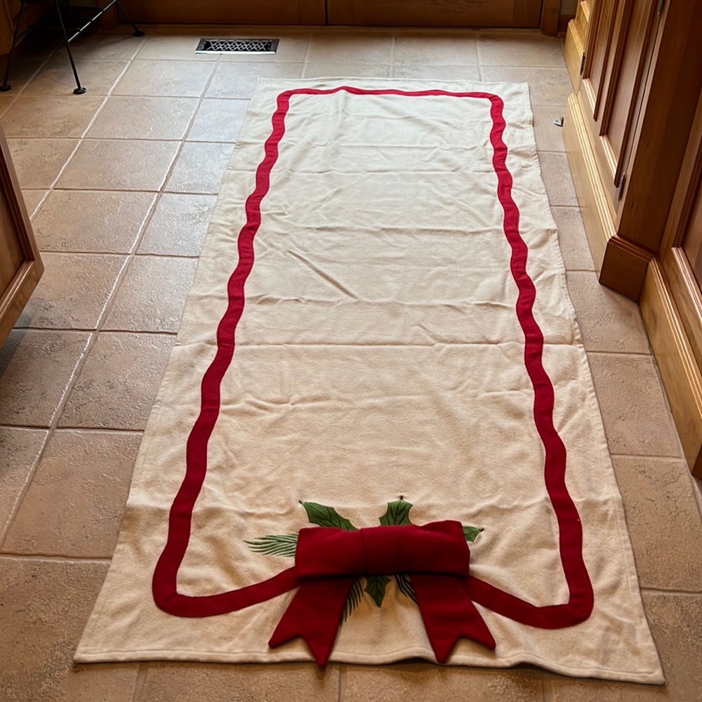 Store Display Christmas Table Cover